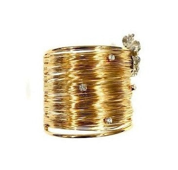Landing Silver Bee